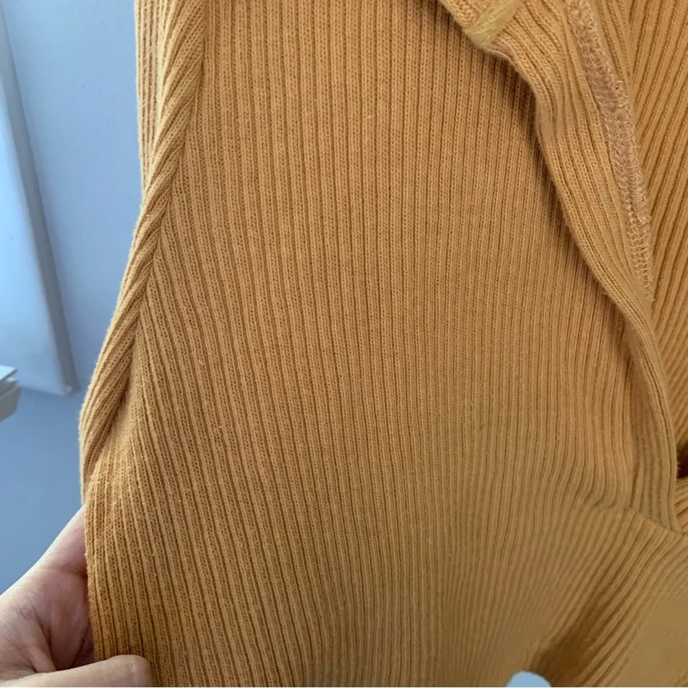 Free People Beach Large Honey Yellow‎ Deep V Neck Collar Crop Sweater Rib
